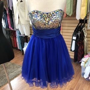 Short homecoming dress size large by STARBOX